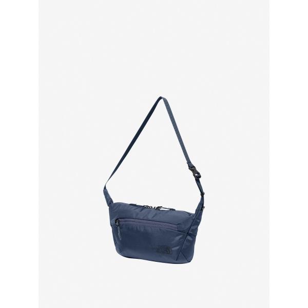 デイリーユースからハイキングなどのアウトドアフィールドまで、幅広いシーンで使いやすいショルダーバッグです。スマートフォンや貴重品などの収納に便利な2L容量でサブバッグとして活躍。本体内部には、小物の仕分けに便利なメッシュスリットポケットを備...