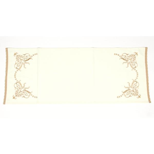 フレンチスタイルのオシャレで人気のテーブルランナの新作です。コットン100％のホワイト無地生地に刺繍とベージュレースのトリムをあしらったフレンチスタイルのテーブルライナーです。シャビーシックなダイニングテーブルやサイドボードに掛けて使いたい...