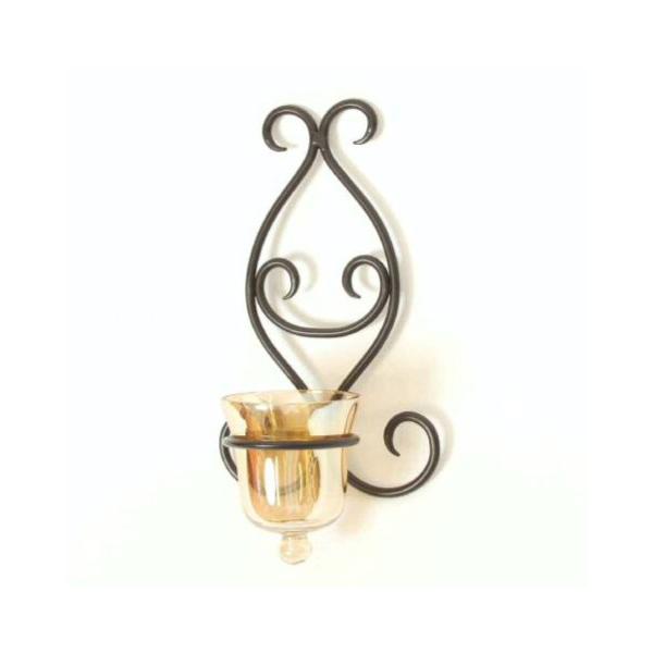 ベル型のガラスホルダーが幻想的で美しく輝くキャンドルの灯りが柔らかく周りを包み込んでくれます。簡単に壁に掛けて、中にティーキャンドルを入れて安全にキャンドルライフが楽しめます。お洒落で高級感があるので、キャンドル以外にいろんなものを入れて楽...