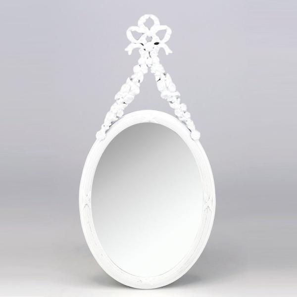 リボンとお花の飾りが可愛いアンティーク調でのおしゃれなデザインのウォールミラー。フランスのアンティークのようなリボンとお花のガーランドデザインのレリーフトップが可愛い。どこの壁にも取り付け出来る小ぶりなサイズなので、壁の装飾として、いろんな...