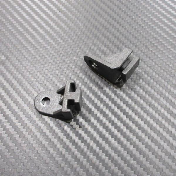 ラジエターファン固定用ブラケットcooling Fan Bracket .28mm Flat Mountラジエターにファンを固定する部品1台に4個必要となります。価格は1個の値段となります。3013.0010/73151S