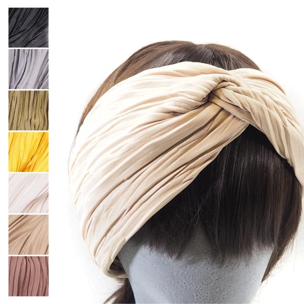 プリーツ加工のターバンです。光沢感あり。袋縫い＆付け心地の良いターバンです。ひねり結びがあるため、シンプルですが、お洒落な仕上がりになっています。商品説明（１）光沢あり、プリーツ加工布地（２）長さ52ｃｍ　前面広げた状態約１５ｃｍ（３）重さ...