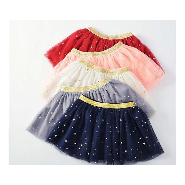 【イベント・パーティーにおすすめ♪】4層で程よいボリューム感と上品なデザイン1枚でもレギンスやタイツとの重ね着にも使えるアイテム表地には星や月のキラキラ飾り付き裏地は透けない厚手の生地ウエストゴムでゆったり履けます素材：ポリエステル（裏地：...