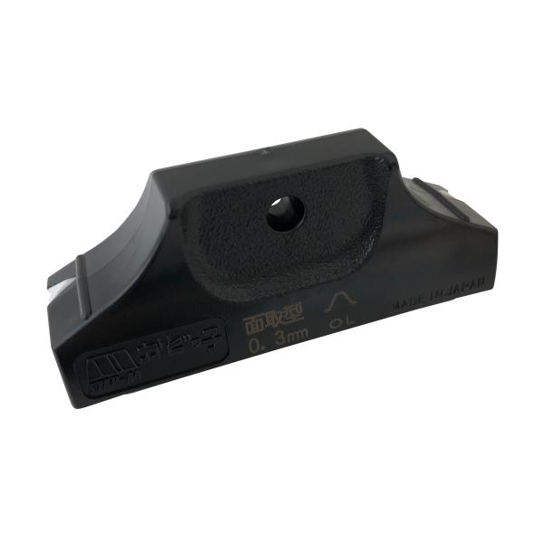 セラミック刃で滑りが良くスムーズにカットが行えます前後にスライドさせるだけで、はみ出した部分をカットすることができます[サイズ]タイプ：面取型0.3全長：76mm幅：22.0mm高さ：30.0mm[仕様]適用材：樹脂系テープ・紙系テープ・防...