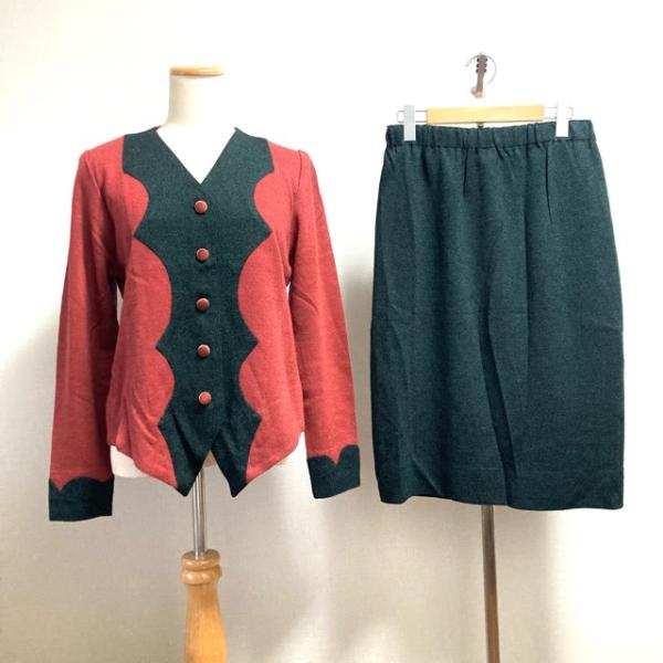 #wnc サイトウトヨコ 斉藤都世子 セットアップ 赤系 緑 ニット ノーカラー ツーピース  レディース [801868]