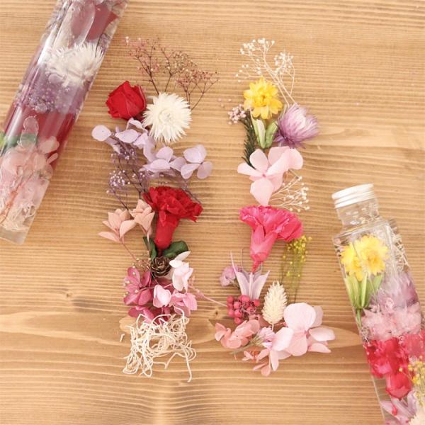 お母さんに世界に一つだけの手作りハーバリウムを贈る♪本商品は、お客様が手作りして完成させるハーバリウム花材キットです。花材のみの販売です。（オイルやガラス瓶は別売りです。）ご自身で作られたハーバリウムをお母さんにプレゼントしたら、きっと喜ん...