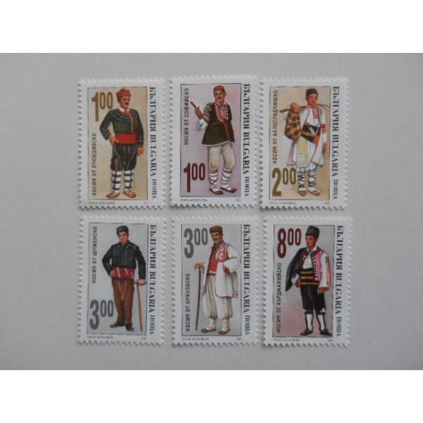 1993年発行のブルガリアの切手「男性の民族衣装」です。1lv.:ソフィア1lv.:プロヴディフ2lv.:ベログラチック3lv.:シュメン3lv.:オリャホヴォ8lv.:カルジャリ6枚組　 1993年12月16日発行2.2cm x 3.3c...