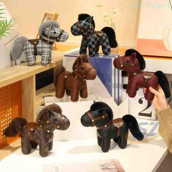 バッグチャーム 13CM 皮革馬 キーホルダー ゼント 飾りモチーフ 革小物ゾンチーアクセサリー 軽量 小型 おしゃれ かわいい レザーキーリング キーイング 車の鍵