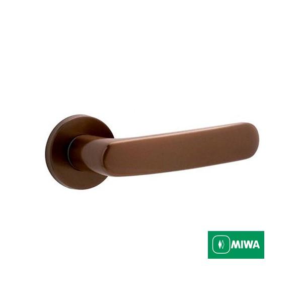 ミワZLT901　空錠住宅内部専用レバーハンドル錠です。ドアへの彫りこみ加工が容易なチューブラーケースを使用しています。バックセット51ｍｍ　 扉厚可能範囲28mm以上〜40mm以下。※通常在庫品※おすすめ商品欄にお得な１０個セットのページ...