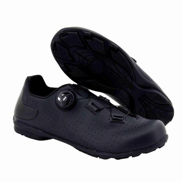 より手軽に。スタイルに合わせて履けるフラットロードシューズ●スタイルを選ばず気軽に履けるフラットペダルシューズ。サイクリングウェアやご自身のロードバイクに合わせやすいデザインで、すっきりとした足元を演出。●クリートは取り付けできません。●幅...