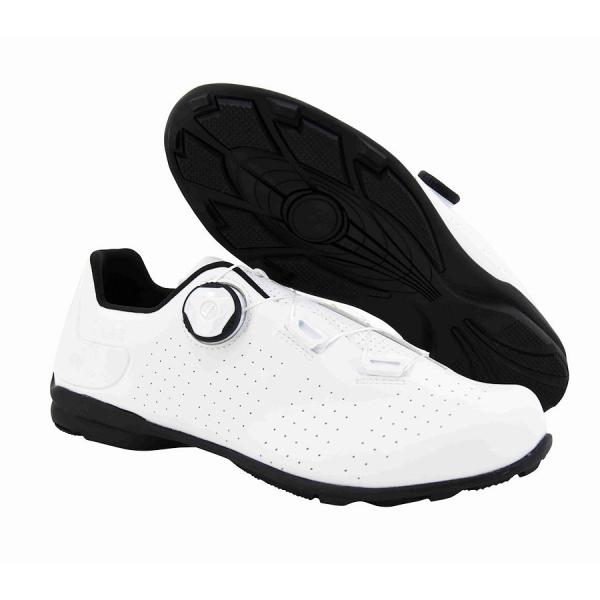 より手軽に。スタイルに合わせて履けるフラットロードシューズ●スタイルを選ばず気軽に履けるフラットペダルシューズ。サイクリングウェアやご自身のロードバイクに合わせやすいデザインで、すっきりとした足元を演出。●クリートは取り付けできません。●幅...