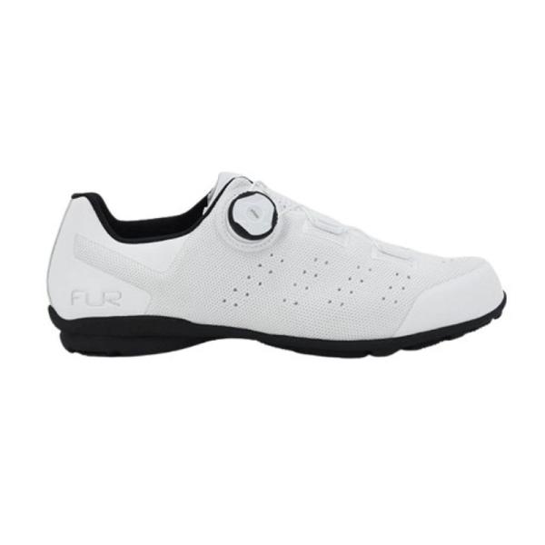 ニット素材の通気性+フラットソールがさらなる快適性へ。●サイクリングウェアやロードバイクに合わせやすいフラットペダルシューズ●クリートの取付不可●幅広甲高に対応するAsianFit形状「エリートラスト」採用●「歩きやすさ」と「漕ぎやすさ」を...