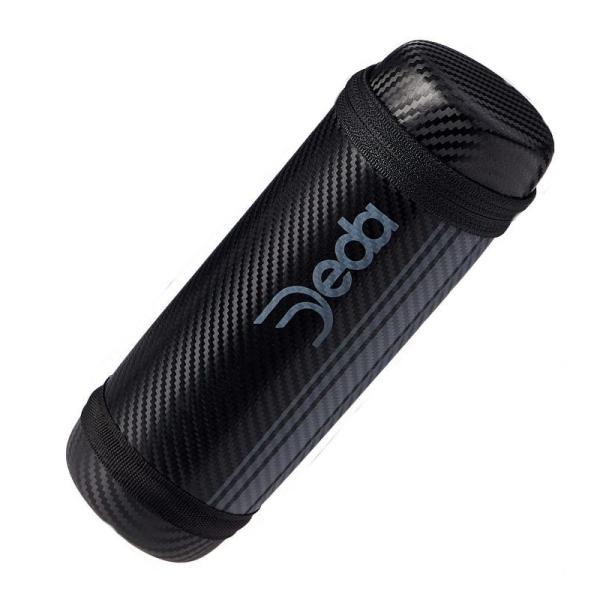 ツールボトルケース ・サイズ:73x67x210mm材質:EVA ・色:カーボン調 修理キット、CO2カートリッジ、またはその他の身の回り品を保管するためのエレガントで便利なバッグです。ボトルケージにフィットし、カーボンのように見えるEVA...