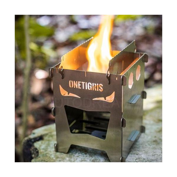 レーザーカットされたこのストーブは、折りたたまれ簡単に持ち運びできるように分解できます。錆びやすい市販のものよりも優れており、使用しないときはナイロンシェルで保護します。木材、アルコールまたは燃料タブレットストーブ、風防、フィンランド/スウ...