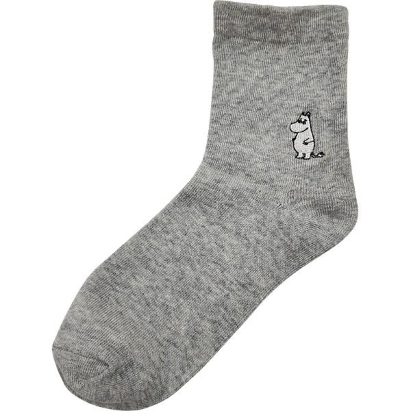 【商品名】 ムーミン　ゴムユッタリソックス 【サイズ】●対応サイズ約23〜25ｃｍ 【箱サイズ】11×22×1.5cm 【商品について】ムーミンの刺繍が入ったロークルー丈のソックス。履き口ゴムはゆったりタイプ。
