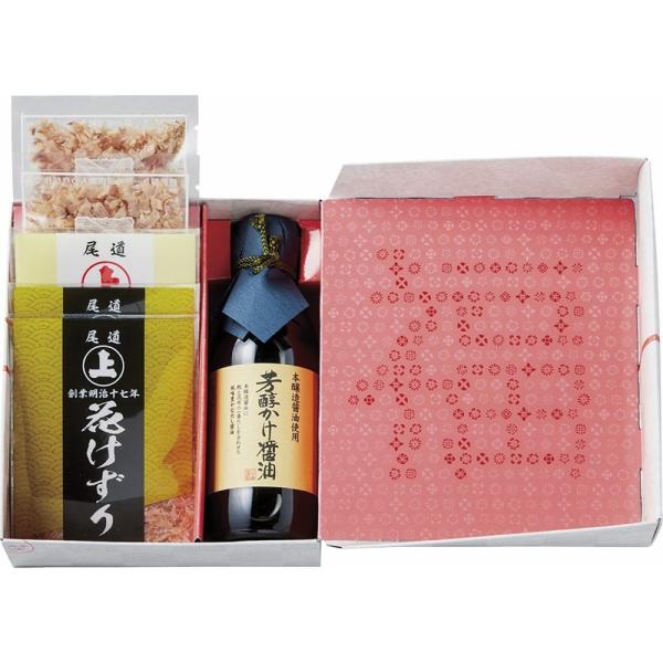 【商品名】 TKG-sm1le 白 【内容】かつお花削り 2g ・かつおソフト削り 1.5g ×各2、芳醇かけ醤油 200ml ・ソフトふりかけ鰹とごま 5g ×各1 【箱サイズ】19×15×6cm 【賞味期限】常温1年 (表示期限の半分以...