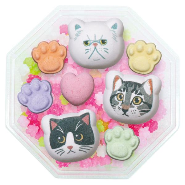 【商品名】 ラムネと金平糖 【内容】セット内容-ラムネと金平糖 71g  大ラムネ×3・小ラムネ×5・金平糖 ×1 【サイズ】10.5×10.5×3.5cm 【賞味期限】常温6ヶ月 (表示期限の半分以上) 【商品について】カラフルな金平糖と...