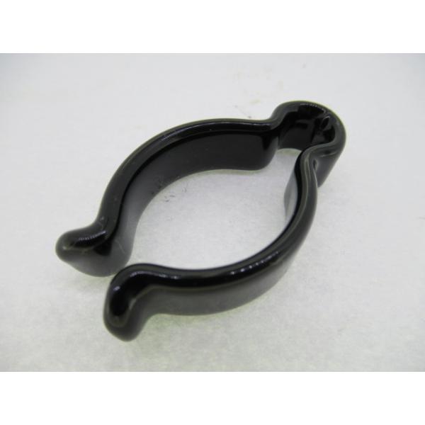 適合車種カワサキ　Z1000Mk2/Z750FX-1　クラッチケーブルクランプ です。ワイヤーを半固定させクラッチワイヤーのスムースな取り回しができ、エキパイとの接触も防止もできます。ラバーコーティングされたクランプです。★装着は安全の為プ...