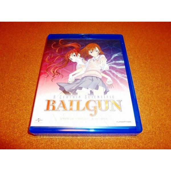 BD+DVDコンボパックからブルーレイのみ取り出した商品です。ブルーレイで第1期(全24話)をご視聴いただけます。表紙と収納ケースも付いております。日本語音声にした場合、英語字幕は基本的にOFFできないようでございます。常にご用意できる商品...