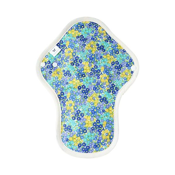 ●多い昼用の生理ナプキンに最適な布ナプキンで、パッドなしで単独で使える一体型・防水布入り・羽根つき・定番の布ナプです。●肌面がオーガニックコットンのショーツと同じニット生地で、優しい肌ざわりと、素肌感が優れています。●使い慣れた紙ナプキンの...