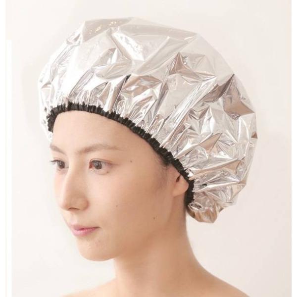 アルミニウム真空蒸着、PEコーティング、CPPフィルムの三層構造で頭皮から出る体温をキャップ内部で反射。効率よく保温し、ヘナの染色力やトリートメント力を高めます。