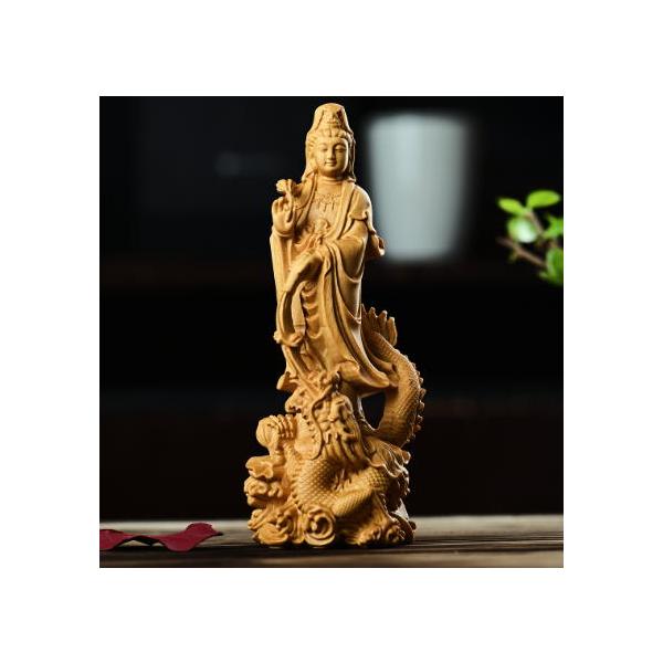 聖観音（しょうかんのん）は、観音菩薩の基本的な姿であり、正式には聖観世音菩薩（しょうかんぜおんぼさつ）といいます。多面多臂（たくさんの顔や腕）を持つ千手観音や十一面観音などと区別するために、「聖」の字がつけられました。観音菩薩は、人々の苦し...