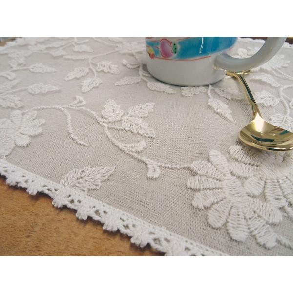 ■サイズ：約25×40ｃｍ■生地素材：綿、麻　／　チュール生地素材：ポリエステル、綿■ご家庭でお洗濯可能です。★写真は参考画像です。テーブルセンター以外は商品に含まれません。新築祝い、引越し祝い、ご結婚祝い、季節のギフト、クリスマス、母の日...