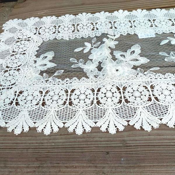 ■サイズ：約35x85ｃｍ■組　成：綿レース　ポリエステルチュール■ご家庭でネットに入れてお洗濯出来ます。