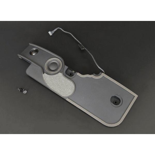 Apple iMac 21.5-inch Late 2015  A1418 スピーカー  中古品■iMac 21.5-inch Late 2015から取り外したものになります。■中古品です。■ネジ2本付きです。中古品なので使用感や傷等があります。