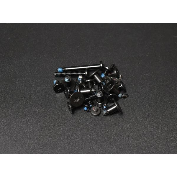 iMac 21.5inch 2017  A1418 取り付けネジ一式iMac 21.5inch 2017 から取り外しました。中古品になりますので使用感や小傷等があります。