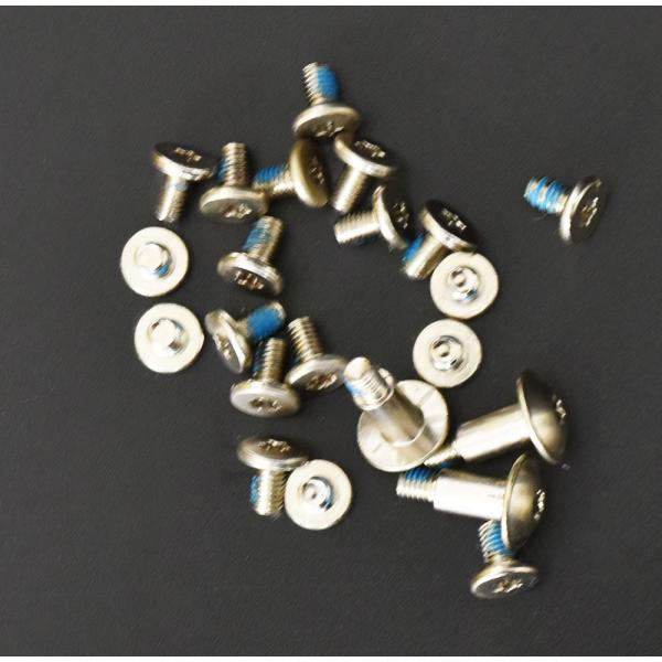 LED Cinema Display 24インチ A1267  取り付けネジ 中古品になりますので使用感や小キズなど御座います。