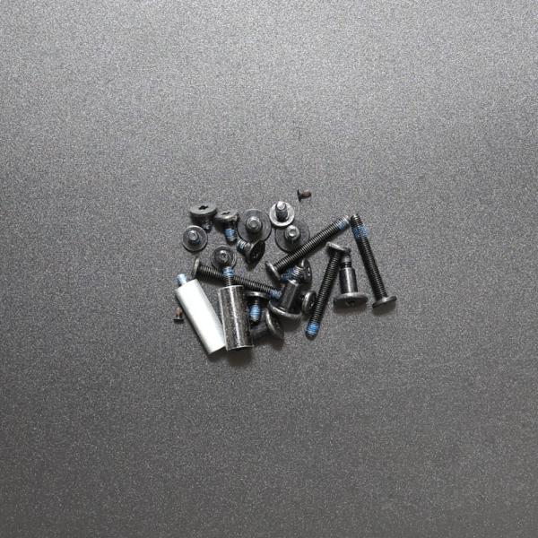 iMac 27inch 2012  A1419 取り付けネジ一式■対応機種iMac 27inch 2012中古品になりますので使用感や小傷等があります。