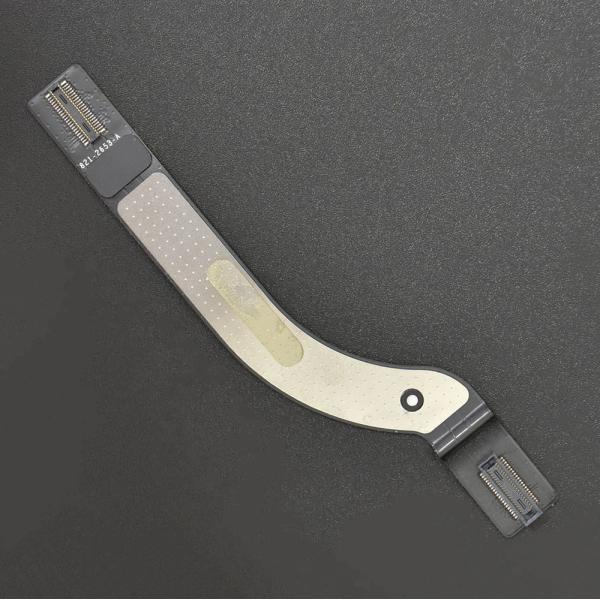 MacBook Pro Retina 15 inch Mid 2015 A1398 821-2653-A I/Oボードケーブル 中古品 型番：821-2653-A 中古品です。 中古品なので使用感や傷等があります。