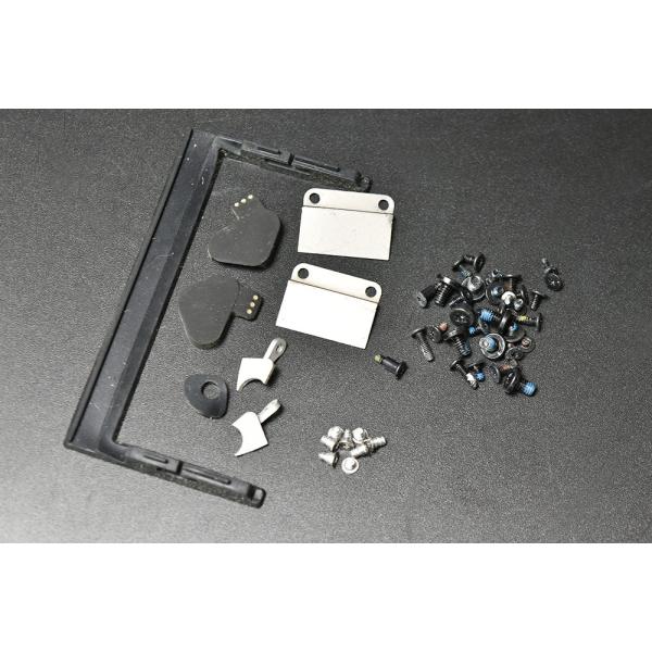 MacBook Pro Retina 13 inch 2014 A1502 ネジ　留め具　一式　2-0128-2中古品なので使用感やキズがあります。