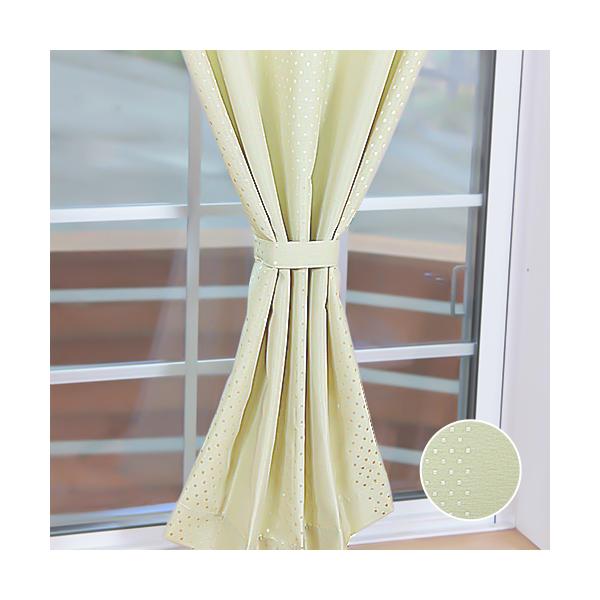 オンラインショッピングの画面だけでは、その生地が自分の部屋に合っているのかどうかイメージしにくいもの。「実際に生地の質感を確かめたい」「お部屋の窓に合わせてみたい」そんな皆様の声にお応えしました。アイカでは、お好みの生地サンプル6種類をお届...