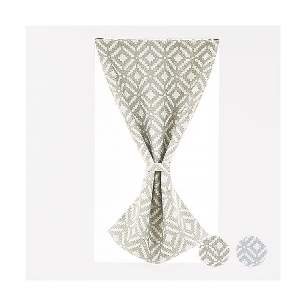 オンラインショッピングの画面だけでは、その生地が自分の部屋に合っているのかどうかイメージしにくいもの。「実際に生地の質感を確かめたい」「お部屋の窓に合わせてみたい」そんな皆様の声にお応えしました。アイカでは、お好みの生地サンプル6種類をお届...