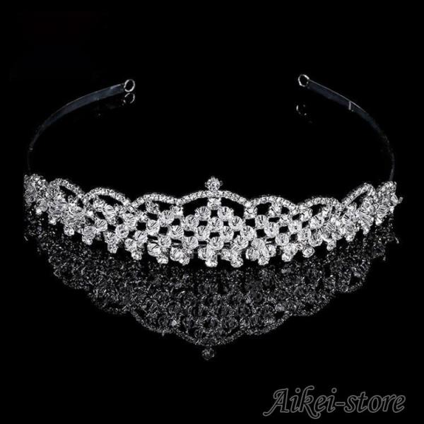 検索ワード：髪飾り　ティアラ　王冠　かんざし　 ヘアアクセサリー 　花嫁　レディース　ヘアアレンジ　花 フラワー　髪留め 　ヘッドアクセ　結婚式　かわいい　フォーマル　　大人　母の日　誕生日　可愛い　花冠　ウエディング　花かんむり　手作り　...