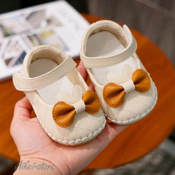 ●あんよを始めたばかりの赤ちゃんにぴったりのベビーシューズです●滑りにくく屈曲性の高いソールは歩き始めの赤ちゃんをしっかりサポート●開口部のマジックテープは大きく開くので、履かせやすくて脱げにくい！ママも赤ちゃんもラクラクです●靴底は、滑り...