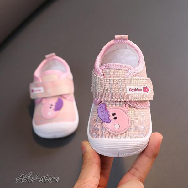 ●あんよを始めたばかりの赤ちゃんにぴったりのベビーシューズです●滑りにくく屈曲性の高いソールは歩き始めの赤ちゃんをしっかりサポートママも赤ちゃんもラクラクです春・夏・秋と長期にわたってご利用いただける、ベビーから幼児の可愛いシューズですお出...