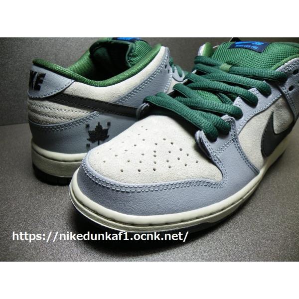 nike sb dunk maple leaf