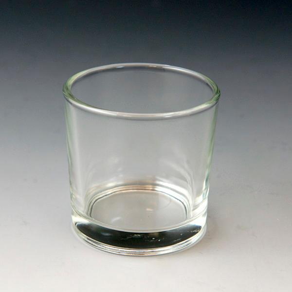 直径4.5ｃｍ×高さ6.5ｃｍ（ロットにより、多少サイズが異なる場合がございます。）絵付キャンドル用のガラスコップです。耐熱ガラスではございません。キャンドルの燃焼でお使いいただけますが、急激な温度変化で割れる場合がございます。燃焼が進むと...