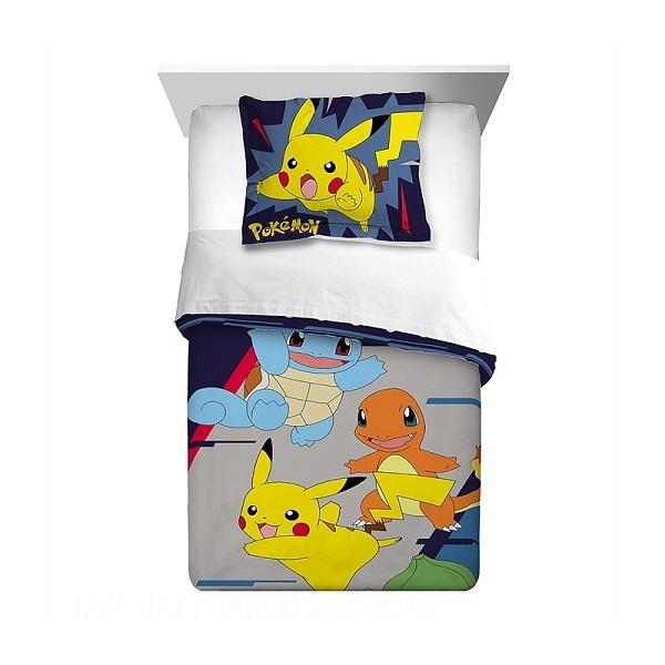 【Pokemon/ポケモン】 シングル/ダブル リバーシブル 布団セット Pokemon Twin/Full Reversible Comforter &amp; Sham Setポケモンのシングル/ダブルサイズ兼用布団セットです。リバーシ...