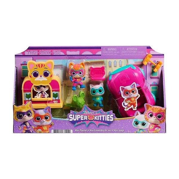 ジャストプレイディズニージュニア スーパーキティーズ ミニプレイセットジニーとビッツィー人形付き7点セット（ミニハウス、車、アクセサリー含む）ジニーとビッツィーのフィギュア、ミニハウス、ミニカーミスター・グリーニー、ダンベル、タブレットの7...