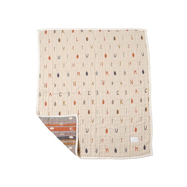 コットンとウールの良いとこ取り。ベビーサイズのガーゼケットベビー布団にピッタリのサイズのブランケット。少し肌寒い日は１枚で、真冬は毛布の下にプラスして。出産祝いのギフトや誕生日のギフトにもおすすめ。コットンは肌触りが良く、吸水性に富んだ素材...