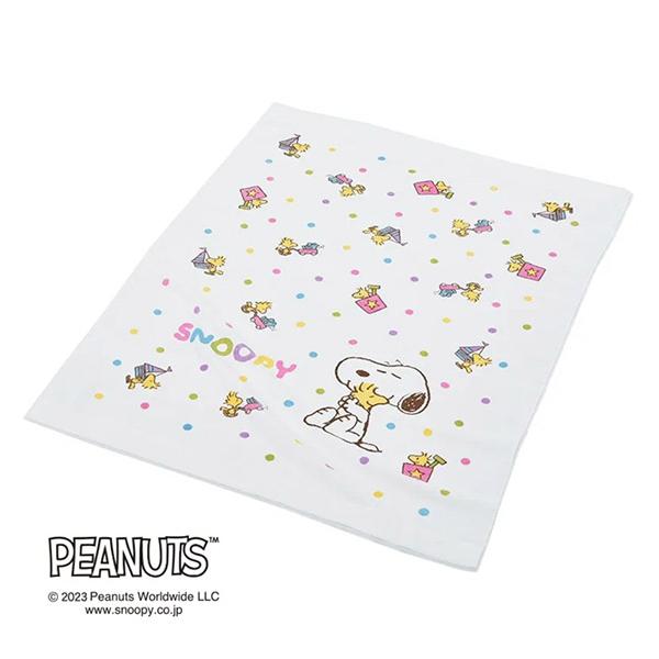 スヌーピーは、チャールズM. シュルツ氏が描いたコミック「ピーナッツ」に登場します。ウッドストックをハグするスヌーピーをメインに、ドット柄がアクセントの可愛らしいデザインです。日本製のタオルケットで洗濯機で洗えます。（洗濯ネット使用）●徹底...