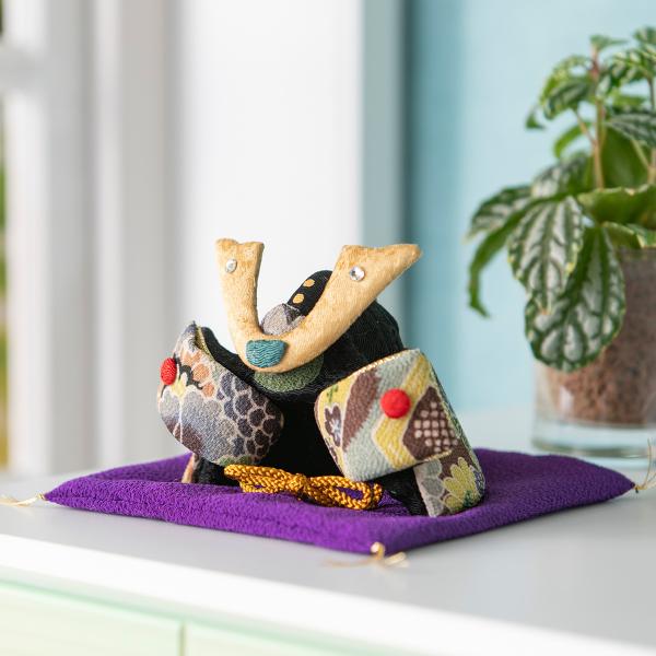 五月人形 鯉のぼり こいのぼり 兜 コンパクト おしゃれ モダン ちりめん <br> 室内|和柄 ちりめん兜|端午の節句 初節句 <br> 子供の日 マンションサイズ 『龍虎堂』リュウコドウ <br>