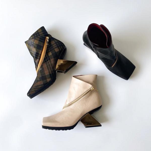 美品✨MANA マナ　537068 ブーツ メタルヒール サイドジップ スクエア MANA マナ ブーツ メタルヒール サイドジップ スクエア 本革 靴