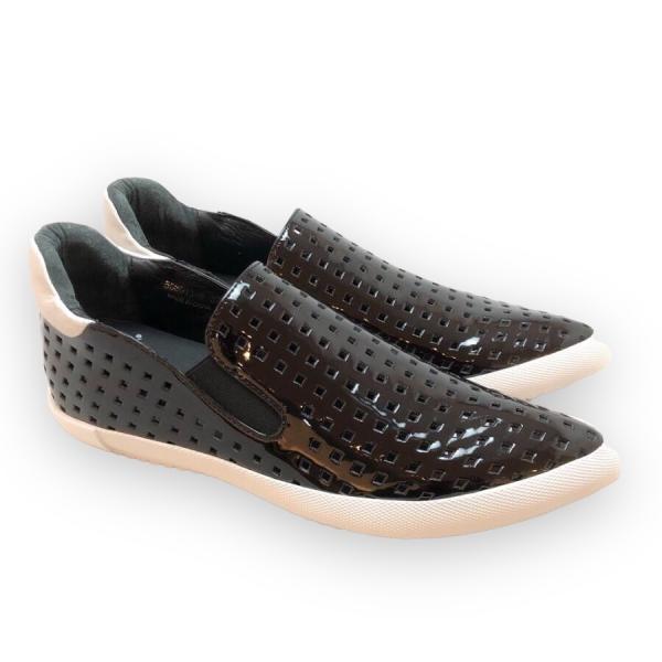 【新品未使用】MANA 35 マナ パンチングスニーカー エナメル ベージュ 送料無料】MANA マナ スニーカー スリッポン パンチング