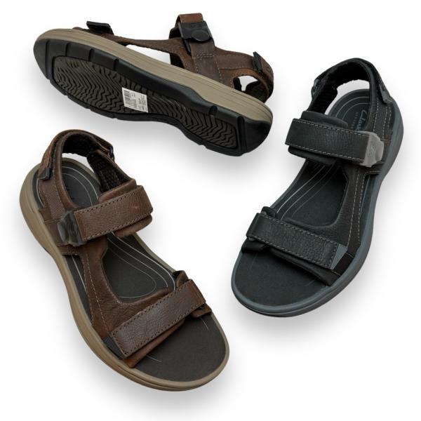 【新品未使用】クラークス　メンズサンダル　ウェスリートレイル 　ブラック Amazon | Clarks Wesley Bay Flat Sandal, Black Synthetic, 7