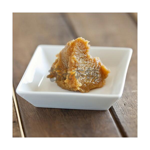 香ばしいきなこの風味、ふんわり柔らかペーストあん。炒りたてきなこの芳ばしい香りを閉じ込めた、柔らかいペースト状のあんこです。生クリームやパンに混ぜても扱いやすく、少量でもきなこの豊かな風味を楽しめます。スイーツや和洋折衷のレシピに幅広くご利...